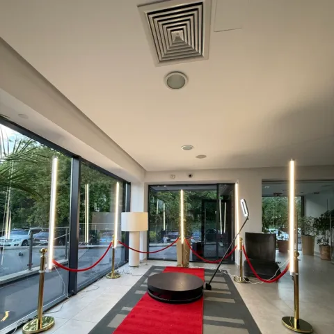 Fotobudka 360 Lublin - wynajem nowoczesnej platformy do filmów slow-motion na wesele